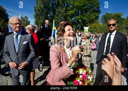 Regina Silvia e Re Carl XVI Gustaf visitato Östergötland al di sotto del re Eriksgata dopo 40 anni sul trono. Foto Jeppe Gustafsson Foto Stock