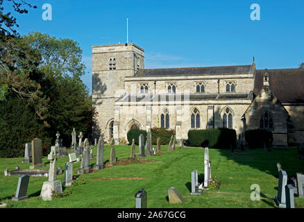 Chiesa di tutti i Santi, nel villaggio di vescovo Burton, East Yorkshire, Inghilterra, Regno Unito Foto Stock