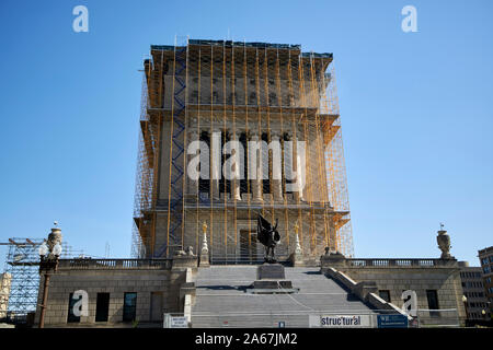 Ponteggio attorno all'indiana World War Memorial Indianapolis in Indiana USA Foto Stock