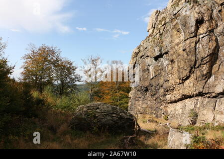 Blick auf die Bruchhauser Steine im Hochsauerland Foto Stock