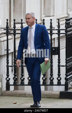 Londra, Regno Unito. 23 ottobre, 2019. Stephen Barclay, Segretario di Stato per la chiusura dell'Unione europea arriva a Downing Street il mattino dopo parli Foto Stock