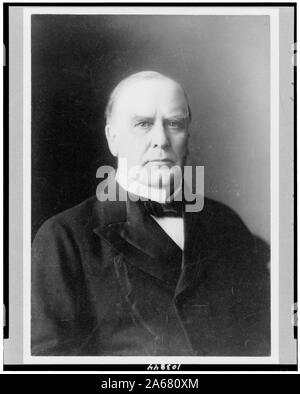 William McKinley, mezza lunghezza verticale, rivolto leggermente a destra] / Parker, Washington, D.C. Foto Stock