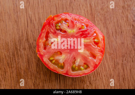 Il pomodoro Sezione trasversale Foto Stock