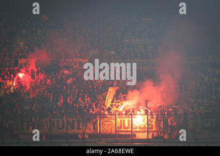 Ottobre 23, 2019, Milano, Italia: sostenitori borussia dortmundduring , Soccer Champions League campionato Gli uomini in Milano, Italia, 23 Ottobre 2019 - LPS/Fabrizio Carabelli (credito Immagine: © Fabrizio Carabelli/LPS tramite ZUMA filo) Foto Stock