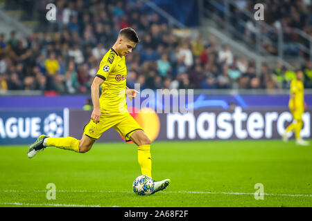 Milano, Italia. 23 Ott, 2019. julian weigl (Borussia Dortmund)durante partite di Champions League campionato Gli uomini in Milano, Italia, 23 Ottobre 2019 - LPS/Fabrizio Carabelli Credito: Fabrizio Carabelli/LP/ZUMA filo/Alamy Live News Foto Stock