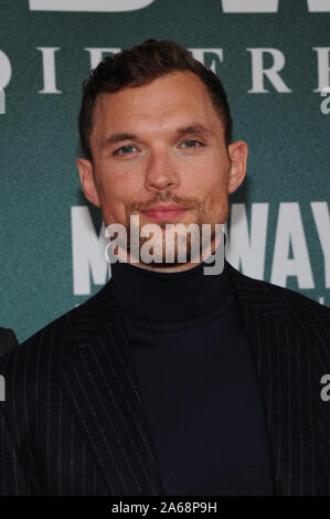 Monaco di Baviera, Germania. 24 ott 2019. L'attore britannico ed Skrein arriva alla sua prestazione speciale della guerra mondiale dramma 'Midway - per la libertà". La versione teatrale è 07 novembre 2019. Credito: Volker Dornberger/dpa/Alamy Live News Foto Stock