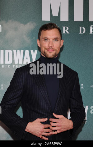 Monaco di Baviera, Germania. 24 ott 2019. L'attore britannico ed Skrein arriva alla sua prestazione speciale della guerra mondiale dramma 'Midway - per la libertà". La versione teatrale è 07 novembre 2019. Credito: Volker Dornberger/dpa/Alamy Live News Foto Stock