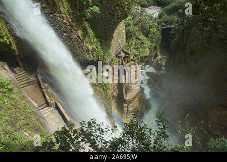 La spettacolare Paílón Del Diablo cascata, Baños de Agua Santa, Ecuador Foto Stock