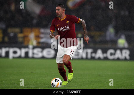 Roma, Italia. 25 ott 2019. Roma 24/10/2019 Stadio Olimpico di Europa League AS Roma vs Borussia Moenchengladbach Aleksandar Kolarov ( Roma ) come Roma e Borussia Moenchengladbach anche il terzo turno di Europa League da 1-1 (foto di Giuseppe Fama/Pacific Stampa) Credito: Pacific Press Agency/Alamy Live News Foto Stock