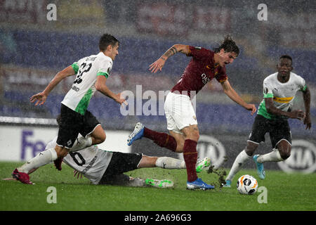 Roma, Italia. 25 ott 2019. Roma 24/10/2019 Stadio Olimpico di Europa League AS Roma vs Borussia Moenchengladbach Nicolo Zaniolo ( Roma ) con il ballAs Roma e Borussia Moenchengladbach anche il terzo turno di Europa League da 1-1 (foto di Giuseppe Fama/Pacific Stampa) Credito: Pacific Press Agency/Alamy Live News Foto Stock