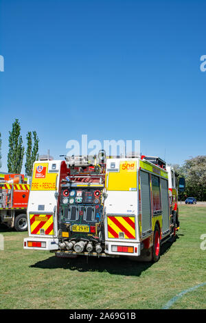 Vista posteriore del motore Isuzu FTR 900 6 sedile cabina equipaggio vigili del fuoco motore Foto Stock