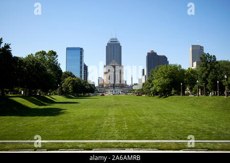 American Legion mall guardando indietro verso il miglio quadrato Indiana Indianapolis USA Foto Stock