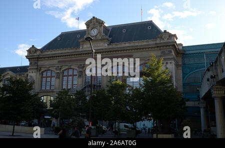 Gare d'Austerlitz Metro e le vie per unita stazione elevata Foto Stock