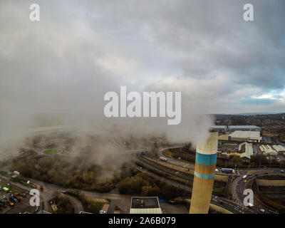 Stoke on Trent inceneritore centro di riciclaggio basato in Staffordshire, rifiuti, rifiuti, impianti di incenerimento dei rifiuti, fumaiolo di fumare, inquinamento Foto Stock