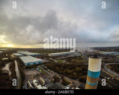 Stoke on Trent inceneritore centro di riciclaggio basato in Staffordshire, rifiuti, rifiuti, impianti di incenerimento dei rifiuti, fumaiolo di fumare, inquinamento Foto Stock