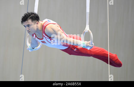 Wuhan, Cina. 25 ott 2019. Liu Yang della Cina compete durante gli anelli di ginnastica artistica al settimo CISM Giochi Mondiali Militari a Wuhan, capitale della Cina centrale, 25 ottobre 2019. Credito: Cheng Min/Xinhua/Alamy Live News Foto Stock