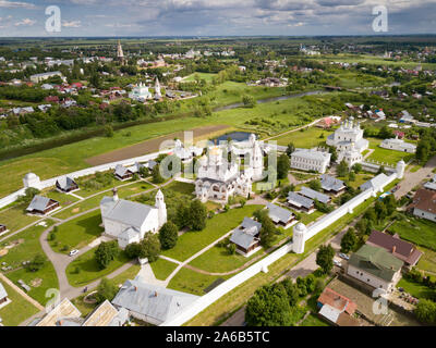 Vista panoramica vista aerea del monastero Pokrovsky in Suzdal , Russia Foto Stock