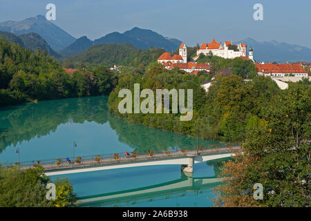 Hohes Schloss (castello alta) e il fiume Lech, Füssen Algovia, Baviera, Germania Foto Stock