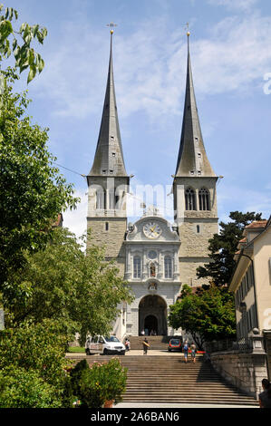 In tutta la Svizzera - Chiesa di San Leodegar, Lucerna Foto Stock