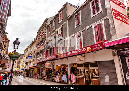 LOURDES - 15 juin 2019: Street di Lourdes, Francia Foto Stock