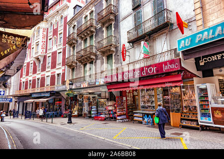 LOURDES - 15 juin 2019: Street di Lourdes, Francia Foto Stock