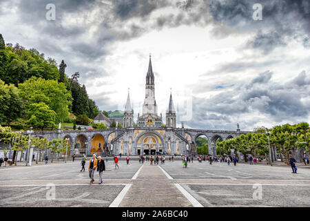 LOURDES - Giugno 15, 2019: luogo di pellegrinaggio a Lourdes nel sud della Francia Foto Stock