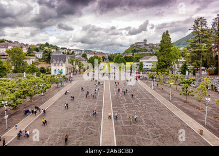 LOURDES - Giugno 15, 2019: luogo di pellegrinaggio a Lourdes nel sud della Francia Foto Stock