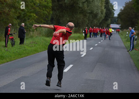 Bosseln è uno sport nella Frisia orientale, nella Germania settentrionale Foto Stock