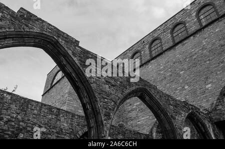 Una foto in bianco e nero di Sant'Audoen è la Chiesa, a Dublino. Foto Stock