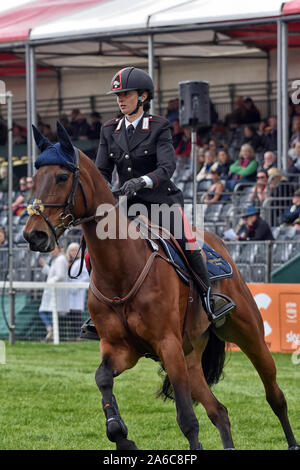 Badminton horse trials Maggio 2019 Aranna Schivo dall Italia all' Evento Principale a badminton horse trials riding Quefira de Lormeau nell'arena principale Foto Stock