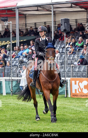 Badminton horse trials Maggio 2019 Aranna Schivo dall Italia all' Evento Principale a badminton horse trials riding Quefira de Lormeau nell'arena principale Foto Stock