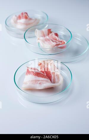 Immagine concettuale della carne coltivate coltivate in laboratorio. Foto Stock