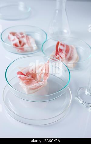 Immagine concettuale della carne coltivate coltivate in laboratorio. Foto Stock