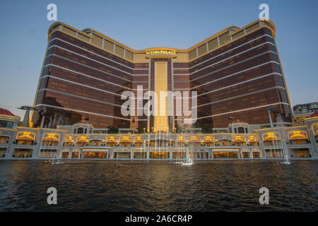 Visitando il Wynn Palace hotel a Macao nell'isola di Taipa lato durante l'acqua mostrano , questo posto è semplicemente incredibile con il suo design di lusso e il cavo c Foto Stock