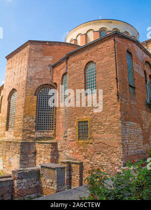 La parte esterna del sesto secolo Hagia Eirene, chiamato anche Hagia Irene e Aya Irini, un greco chiesa ortodossa orientale situato nel cortile esterno Foto Stock