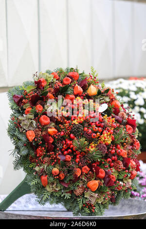 Inspered dalla natura - Fiori, still life, i colori autunnali - Halloween - Bratislava, Slovacchia - 23 ott 2019 - Credito Ilona Barna Foto Stock