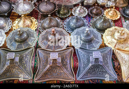 Cultura orientale i modelli appartengono alla tazza di zucchero. Foto Stock