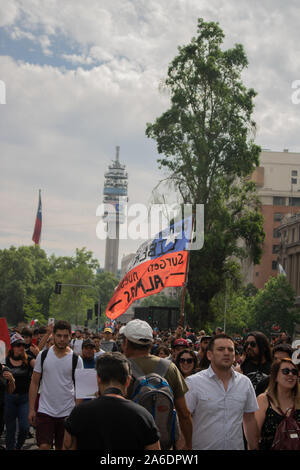 Il Cile proteste. La Marcha más grande de chile, più di 1 milioni di manifestanti Foto Stock