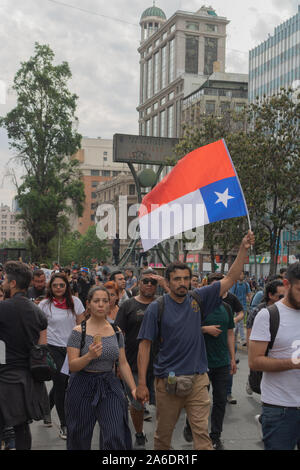 Il Cile proteste. La Marcha más grande de chile, più di 1 milioni di manifestanti Foto Stock