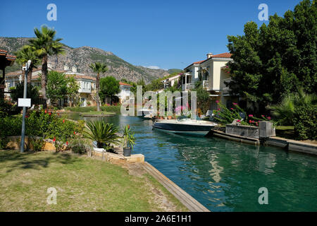 Göcek è una piccola città nel distretto di Fethiye nella provincia di Muğla, Turchia. Foto Stock