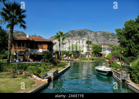 Göcek è una piccola città nel distretto di Fethiye nella provincia di Muğla, Turchia. Foto Stock