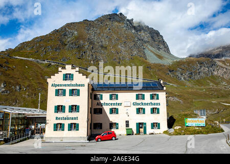 An der Großglockner Hochalpenstraße in Österreich, hochalpine Gebirgsstraße die die beiden österreichischen Bundesländer Salzburg und Kärnten verbind Foto Stock