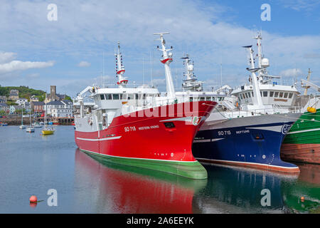 Imbarcazioni presso il porto di Killybegs in Donegal, Repubblica di Irlanda. Foto Stock