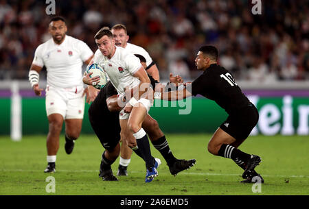 L'Inghilterra del George Ford in azione durante il 2019 Coppa del Mondo di Rugby Semi finale corrispondono a livello internazionale Stadium Yokohama. Foto Stock