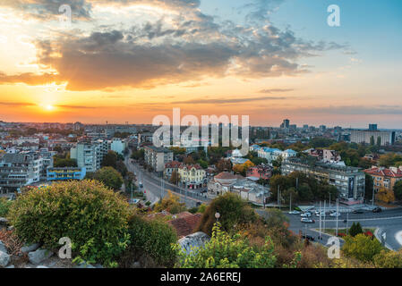 Vista panoramica della città di Plovdiv, Bulgaria da Nepet Tepe hill. Foto Stock