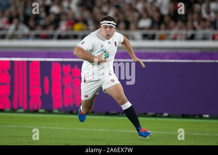 Yokohama, Giappone. 26 ott 2019. Jamie George di Inghilterra corre con la palla durante la Coppa del Mondo di Rugby semi-finale match tra Inghilterra e Nuova Zelanda nella Prefettura di Kanagawa, Giappone, il 26 ottobre 2019 Credit: Cal Sport Media/Alamy Live News Foto Stock