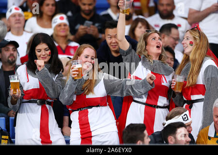Kanagawa, Giappone. 26 ott 2019. Tifosi inglesi Rugby : 2019 Coppa del Mondo di Rugby 2019 Coppa del Mondo di Rugby semi-finale match tra Inghilterra 19-7 Nuova Zelanda alla International Stadium di Yokohama Kanagawa, Giappone . Credito: Giovanni Osada AFLO/sport/Alamy Live News Foto Stock
