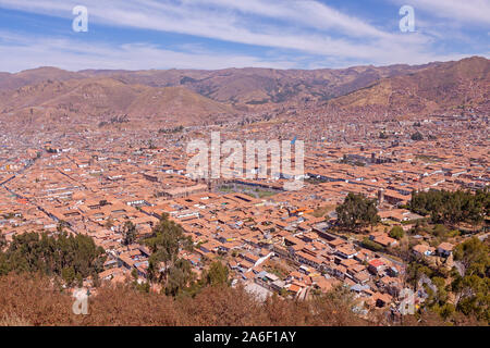 Una vista panoramica della città di Cuzco dal Christo Blanco, Perù. Foto Stock