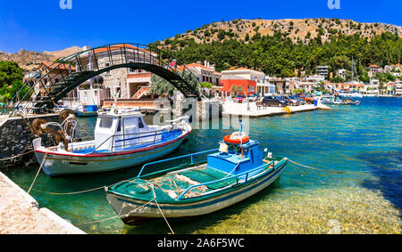 Autentica l'isola greca di Chios. Tradizionale e splendido villaggio di pescatori Lagkada (Lagada) Foto Stock