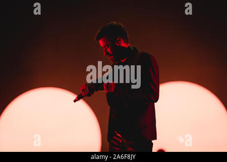 Roma, Italia. 25 ott 2019. La prima data di Daniele Silvestri's tour " La terra dal vivo sotto i piedi" presso il Palazzo dello Sport di Roma. (Foto di Fabrizio Di Bitonto/Pacific Stampa) Credito: Pacific Press Agency/Alamy Live News Foto Stock